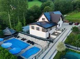 WILLA NA WYŁĄCZNOŚĆ 12 os BIESZCZADY z Salą Imprezową, Jacuzzi, Sauną, Balią Zewnętrzną oraz 2 baseny z podgrzewaną wodą - Rezydencja Matiaszówka