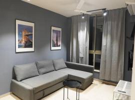 1BHK London Themed Apartment at Hiranandani Thane, viešbutis mieste Tanė