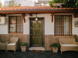 Peaceful Villa in New Bazaar, loma-asunto Tiranassa