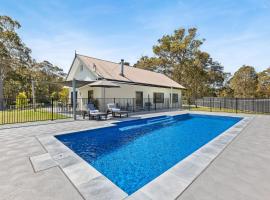 Bush Retreat With Private Pool, hotel din Narooma