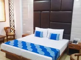 Hotel SPB 87 near Karol Bagh Metro Station Delhi