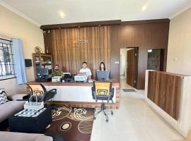 Eton Asia Villas-Kota Bunga, hotel a Puncak