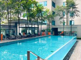 Summer Suites KLCC By Impexia، شقة في كوالالمبور