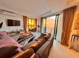 Saradise Kuching Luxury Condo Balcony 3R2B HFloor w Flight View & with 2CPark Merriton Residence