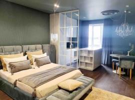 ATLANT luxury Apart навпроти ТЦ ДЕПОТ, WI FI 24 на 7, hotel sa Chernivtsi