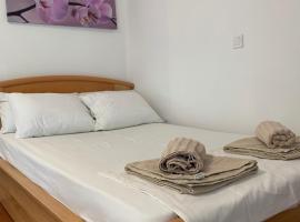 Alex Comfort Room, Hotel in Rafina