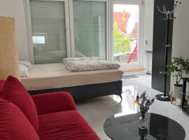 Delightful Studio with Balcony near Hockenheimring, Hotel in Hockenheim