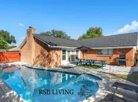 Amazing 4BR 2BA Winter Home with Pool & Game-Movie Room