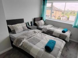 Cosy Brighouse 3 bed house-Great for contractors, hotel in Brighouse