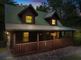 Elegant & Cozy Cabin Near Pigeon Forge