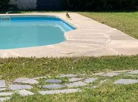 Cabaña con piscina