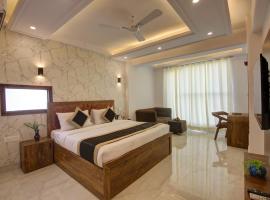 Hotel The Emporio Grand Near Vaishali Metro Station, hotel u gradu Gazijabad