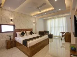 Hotel The Emporio Grand Near Vaishali Metro Station