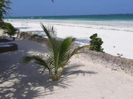 Bungalow one bedroom by the Diani Beach Galu, hotel di Galu