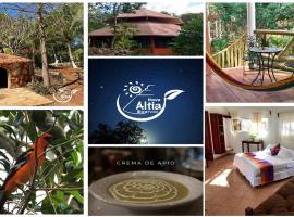 Eco-Hotel Nueva Altia, chalé em Santa Elena