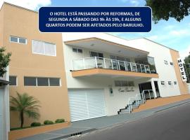 Cristal Palace Inn, hotell i Lins