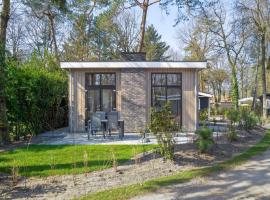 Modern chalet with a terrace near the Veluwe, svečius su gyvūnais priimantis viešbutis mieste Hunderlas