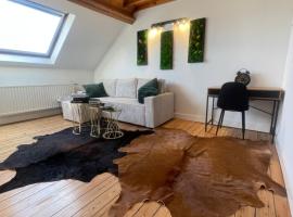 Attic European Quarter, hotel amb jacuzzi a Brussel·les