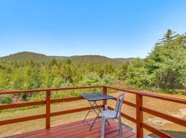 Dog-Friendly Lake George Home 3 Mi to Beach!，位于乔治湖的酒店