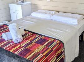 GRAND CENTRAL HOTEL PROSERPINE, hotel u gradu Proserpin