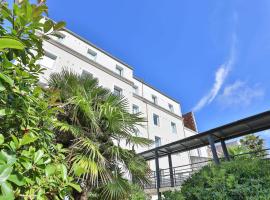 B&B HOTEL Les Sables-d'Olonne Centre Gare, hotel a Les Sables-dʼOlonne