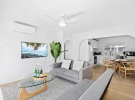 Beachfront escape Broadbeach, 2 bd, Pool , sleeps 7