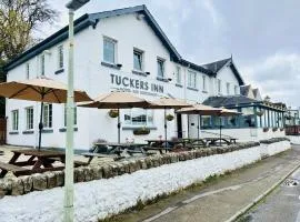 Tuckers Inn