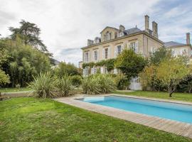 Suite Belle Epoque, hotel in Fontenay-le-Comte