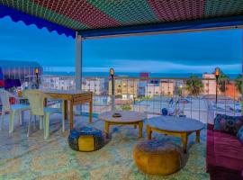 Dinosaur Anza Surf House, ostello ad Agadir