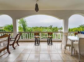 Seaview Serviced Apartment at Lantana Galu Resort, hotel v mestu Galu