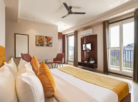 Limewood Stay Oasis - Golf Course Road، فندق في جورجاون