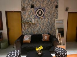 Dyaza Guest House Grogol, cheap hotel in Jakarta