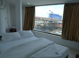 Port View Residency PVR, hotel sa Nedumbassery