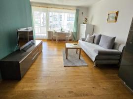 City-Center Apartment Böblingen mit Balkon,Parking,Smart-TV โรงแรมในเบิบลิงเงน