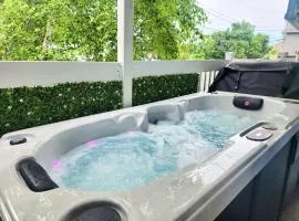 The Coziest appartment Hot Tub AC Free