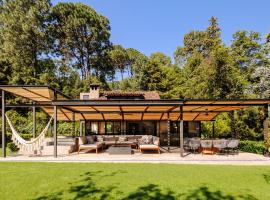 Casas Abi, A Tranquil Retreat Surrounded by nature: Valle de Bravo'da bir kulübe