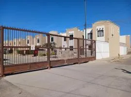 Vivienda completa. Privada con acceso controlado. FACTURAMOS