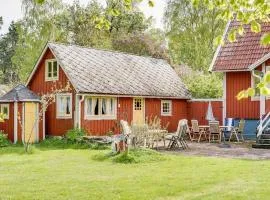 Awesome Home In Färjestaden With 5 Bedrooms And Wifi