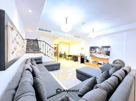 Elegant 3-Bedroom Villa in JVC - Dubai - Ideal for Modern Lifestyles