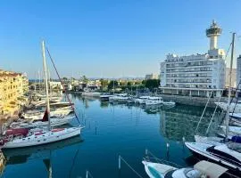 Apartamento con vistas a mar y canal. Empuriabrava