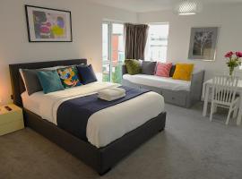 Luxury Rooms - Pick a Room - Free Parking & Kitchen Access, Near Etihad Stadium, The Coop Live & Piccadilly Station, Manchester, itsepalvelumajoitus Manchesterissä