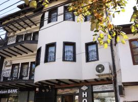 Hotel Cleon, hotel di Prizren