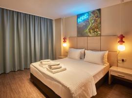 Athens Way Pop Art Hotel, B&B em Atenas