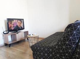 Petit Nid Urbain Proche RER, 25min Paris Centre Chambre privée et SDB privée indépendante、スタンのホテル