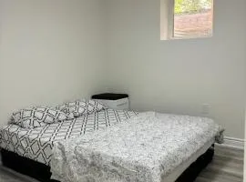 Cozy Room near Sheridan College