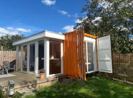 Containerwoning op schitterende locatie บ้านพักในMilsbeek