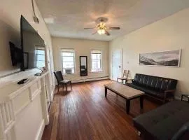 Updated apartment near Whole Foods, Brown Univer