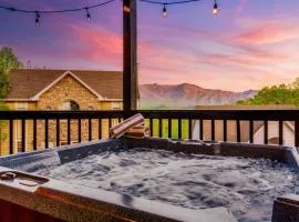 Eagle View Chalet 3BR 3BA - Gatlinburg Retreat - Scenic Mountain Views, Hot Tub, Game Room, Firepit, Foliage - Sleep 8