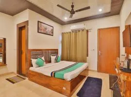 Luxury Kyshna Plaza Family Hotel & Best Selling Hotel In Mathura