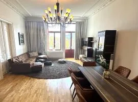 **Traumhafte City-Wohnung // 120qm // 4-Räume**